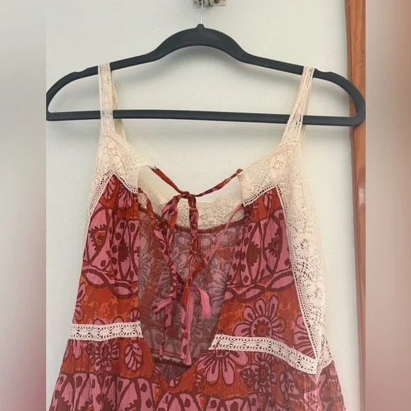 NWT Red & Pink Romper Flower & Lace Urban Outfitters - Picture 11 of 12